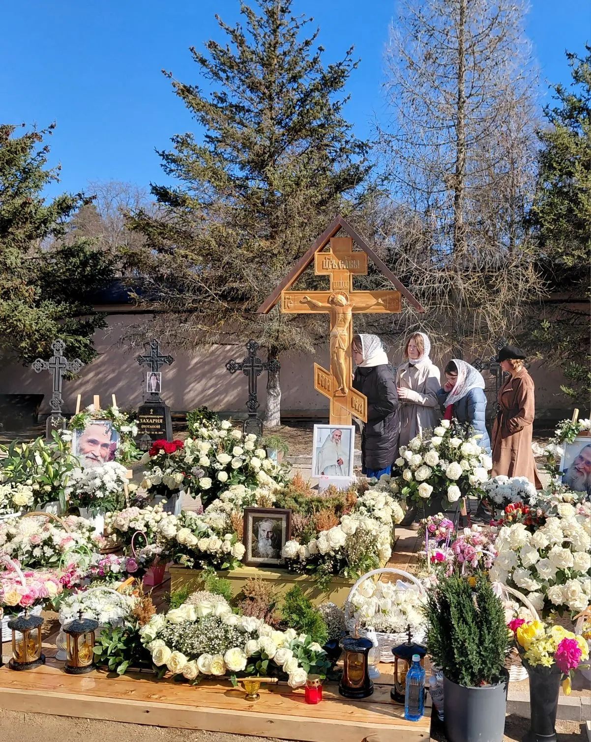 Дополнительное фото 1 к статье: Панихида в Оптино