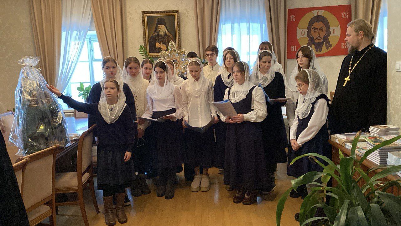 Дополнительное фото 3 к статье: Колядование в Оптиной пустыни