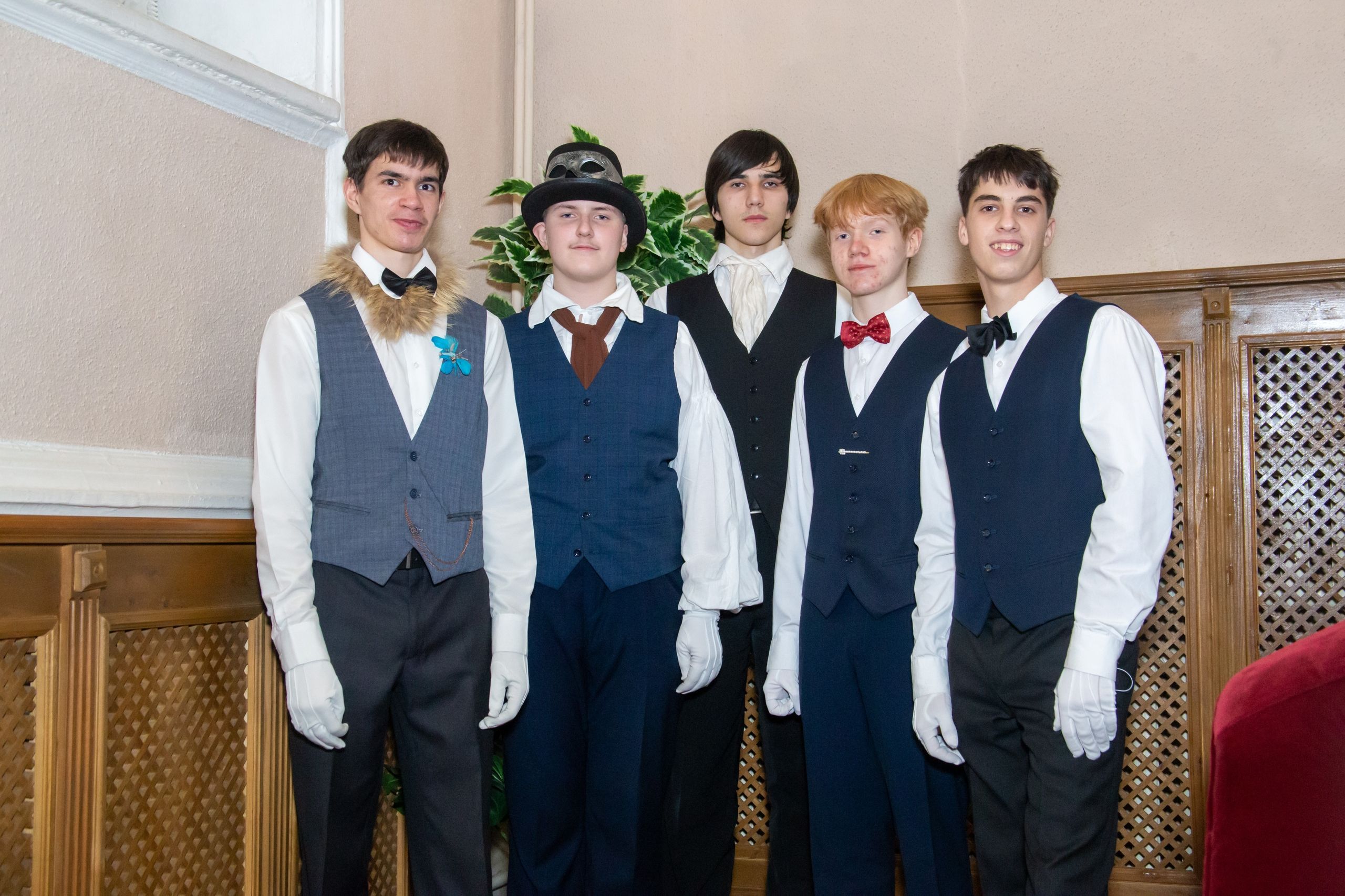 Дополнительное фото 1 к статье: Гимназисты на бале в Брянске