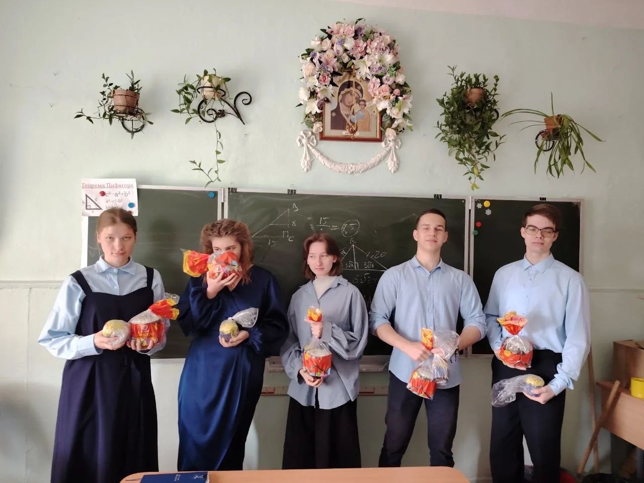 Дополнительное фото 1 к статье: Благодарим за куличи!